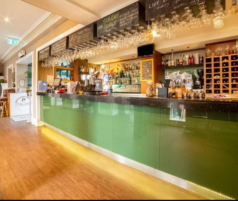 איסט קילברייד The Redstones Hotel & Restaurant מראה חיצוני תמונה