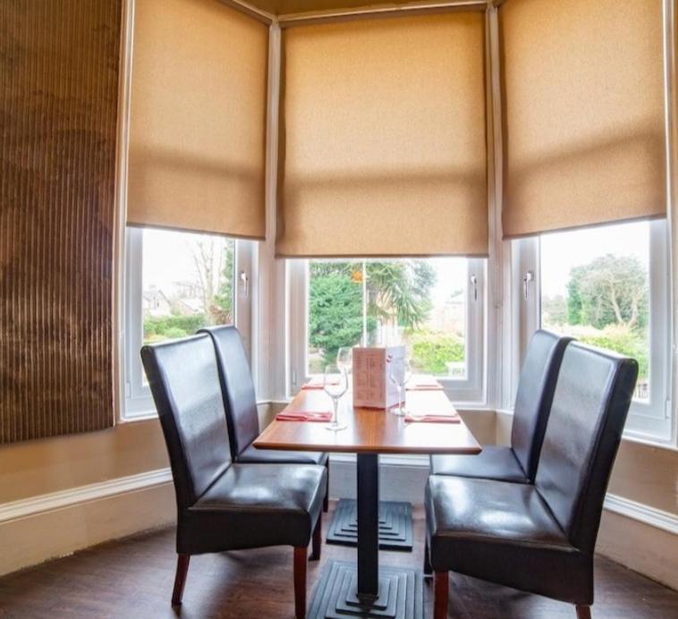 איסט קילברייד The Redstones Hotel & Restaurant מראה חיצוני תמונה