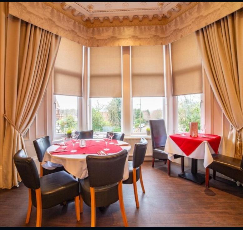 איסט קילברייד The Redstones Hotel & Restaurant מראה חיצוני תמונה
